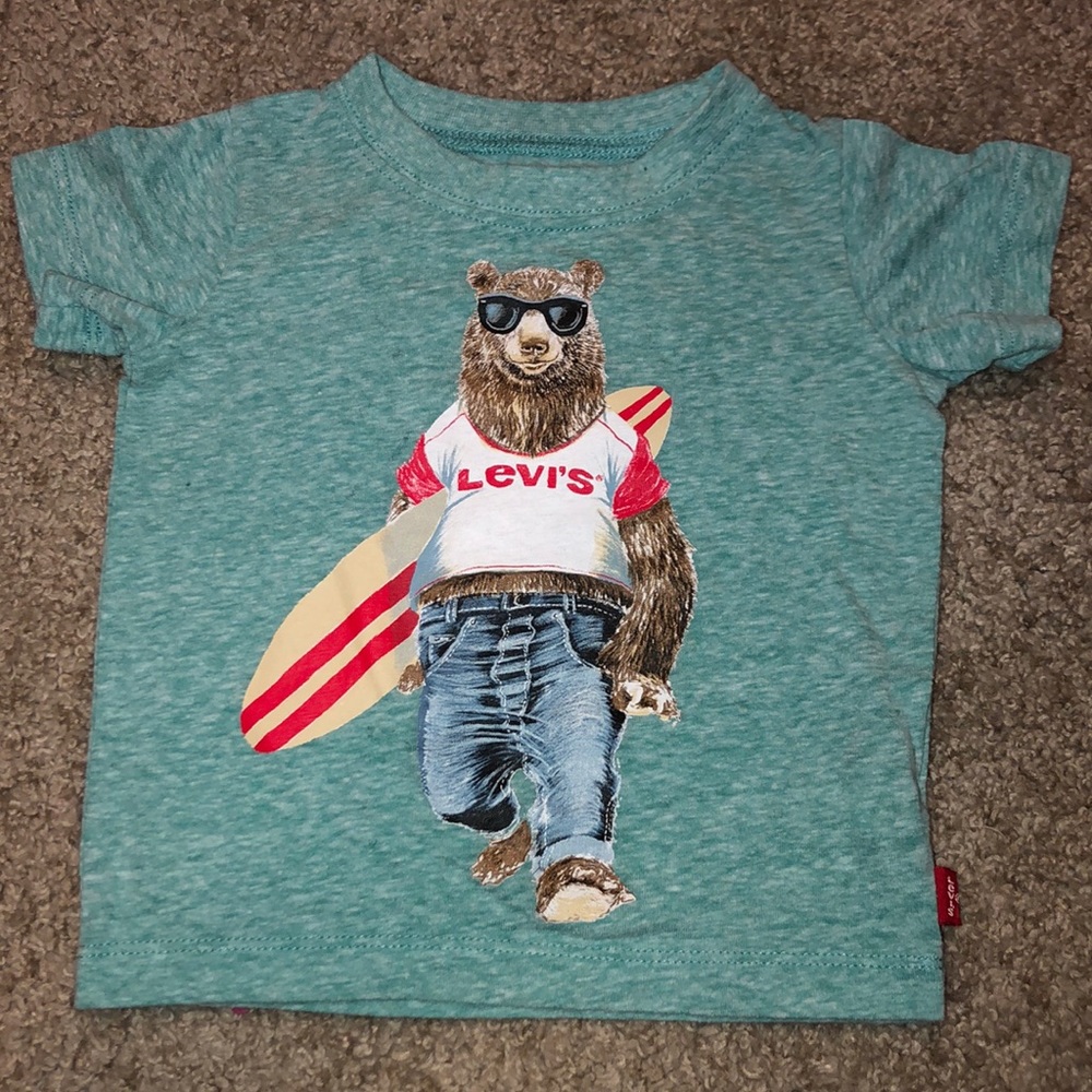 Levi’s cool bear T-shirt